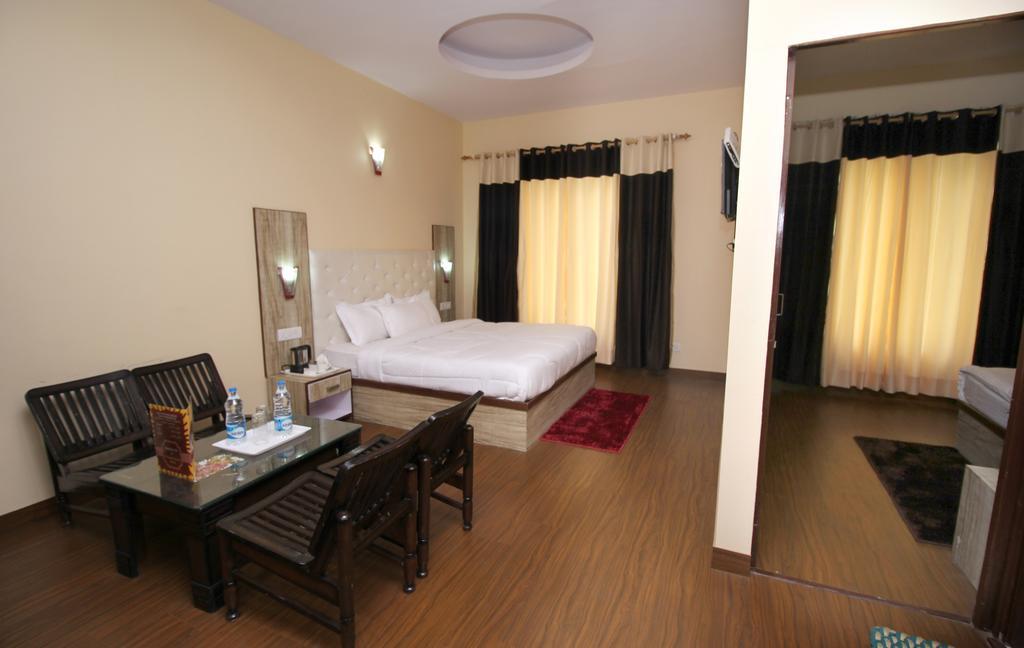 The Grand Welcome Shimla Exterior foto